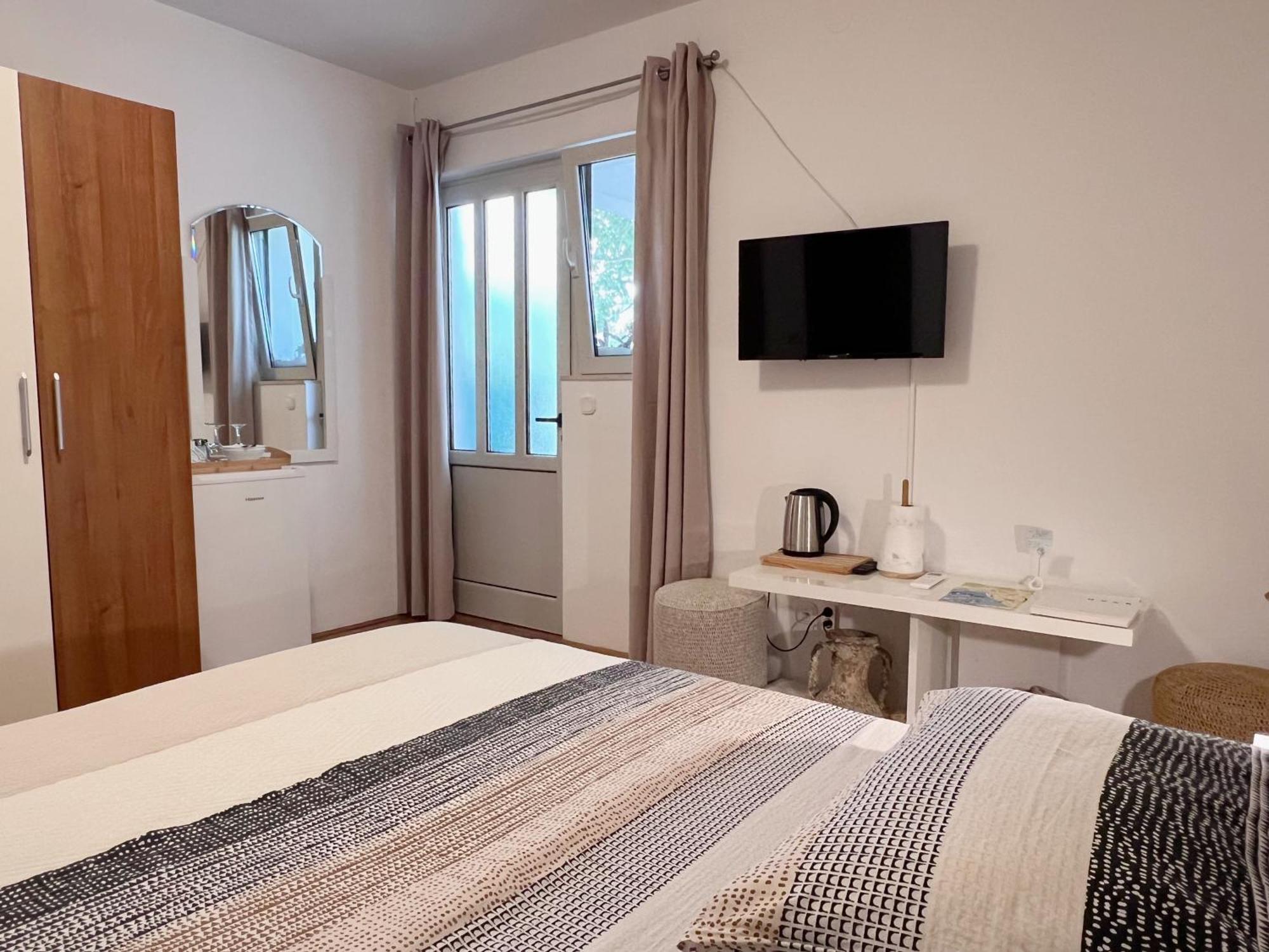 Room Tai - Spacious And Comfy With Private Terrace Đảo Hvar Ngoại thất bức ảnh