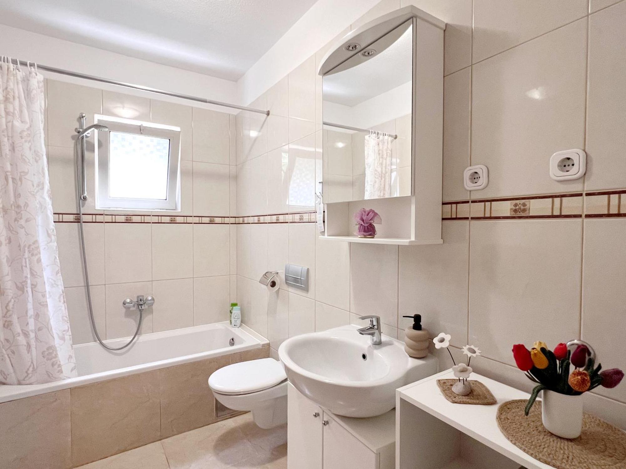 Room Tai - Spacious And Comfy With Private Terrace Đảo Hvar Ngoại thất bức ảnh