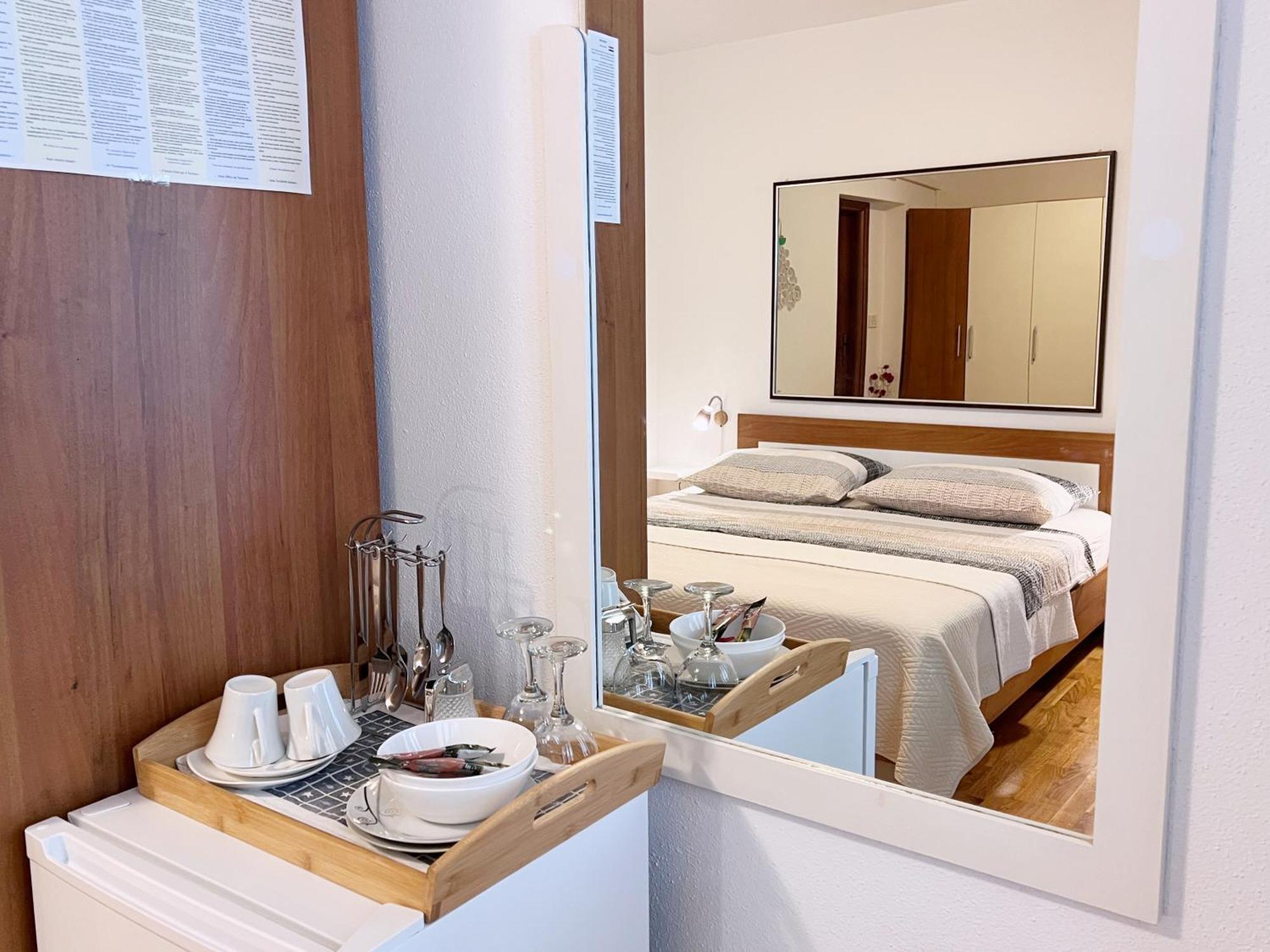 Room Tai - Spacious And Comfy With Private Terrace Đảo Hvar Ngoại thất bức ảnh