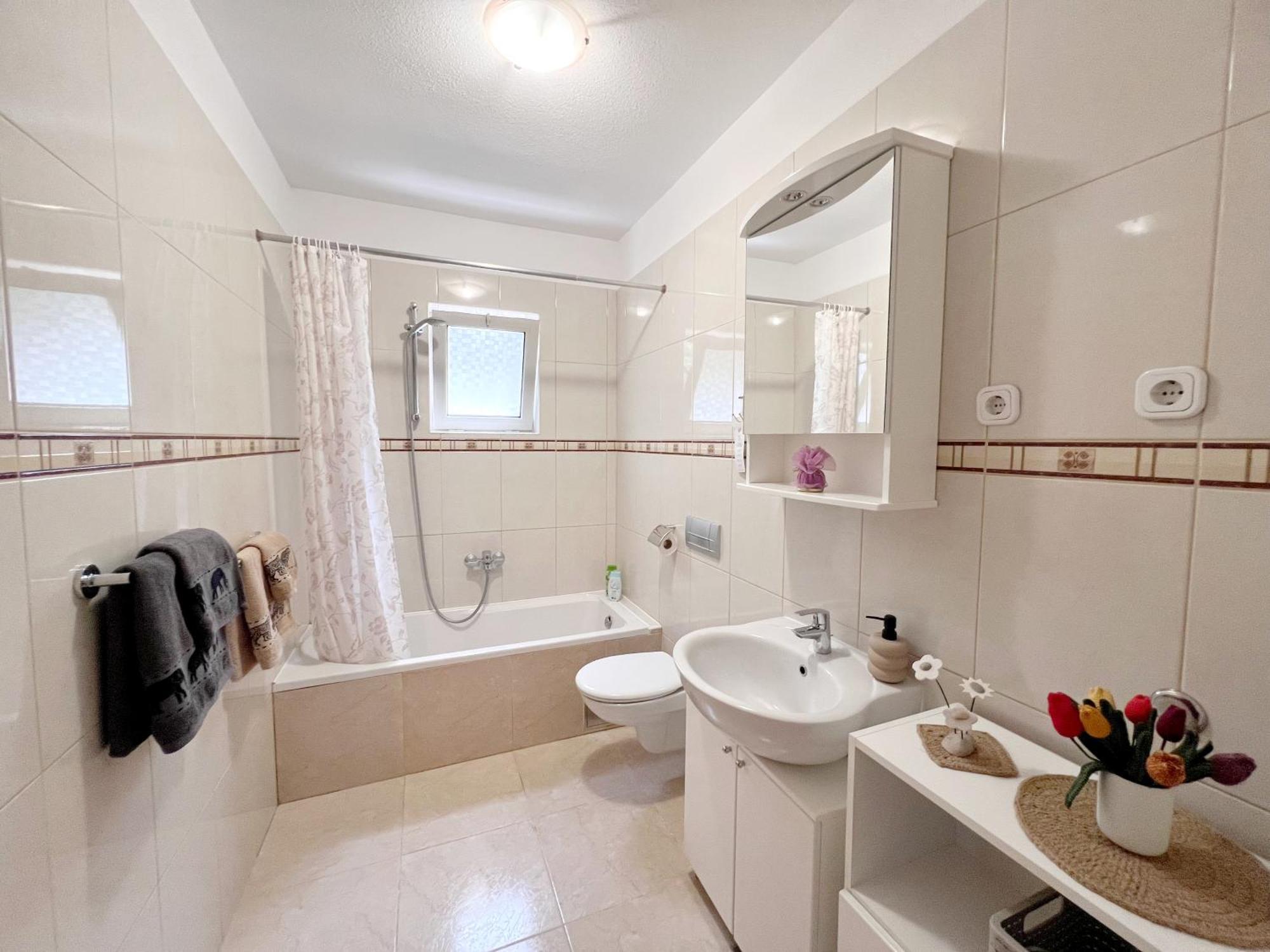 Room Tai - Spacious And Comfy With Private Terrace Đảo Hvar Ngoại thất bức ảnh